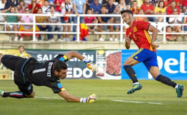 Mikel Merino logra el 1-0 ante Italia. 