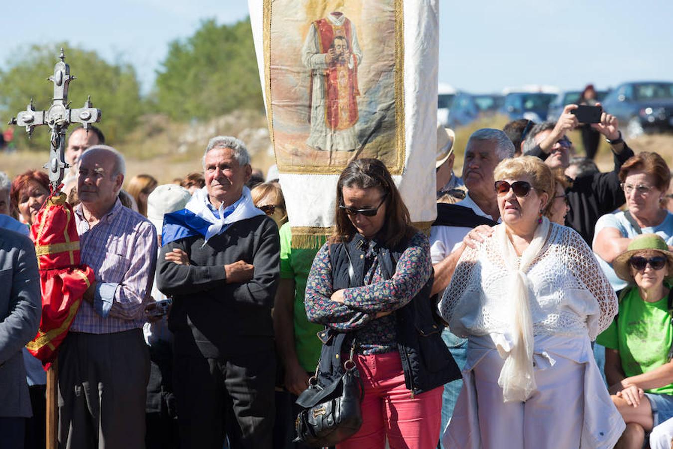 Tradición centenaria y devoción religiosa en la exhibición de las reliquias de San Vitores celebrada en La Riojilla Burgalesa. La localidad de Fresno de Río Tirón (Burgos) abrió el arca y la urna donde descansan los restos de San Vitores, santo venerado en una veintena de pueblos riojanos y burgaleses. 