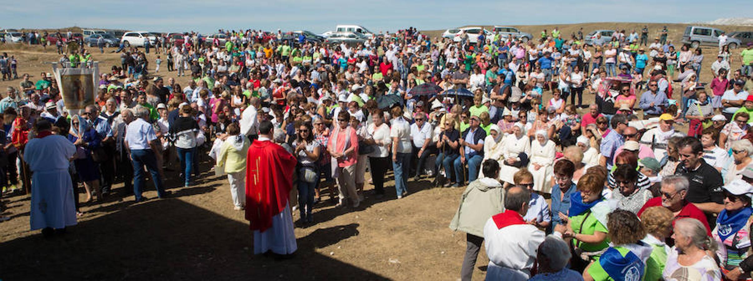 Tradición centenaria y devoción religiosa en la exhibición de las reliquias de San Vitores celebrada en La Riojilla Burgalesa. La localidad de Fresno de Río Tirón (Burgos) abrió el arca y la urna donde descansan los restos de San Vitores, santo venerado en una veintena de pueblos riojanos y burgaleses. 