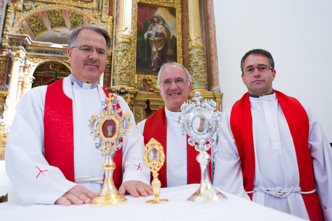 Tradición centenaria y devoción religiosa en la exhibición de las reliquias de San Vitores celebrada en La Riojilla Burgalesa. La localidad de Fresno de Río Tirón (Burgos) abrió el arca y la urna donde descansan los restos de San Vitores, santo venerado en una veintena de pueblos riojanos y burgaleses. 