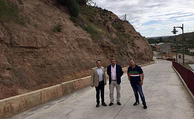 Una malla para estabilizar la ladera de Ribafrecha