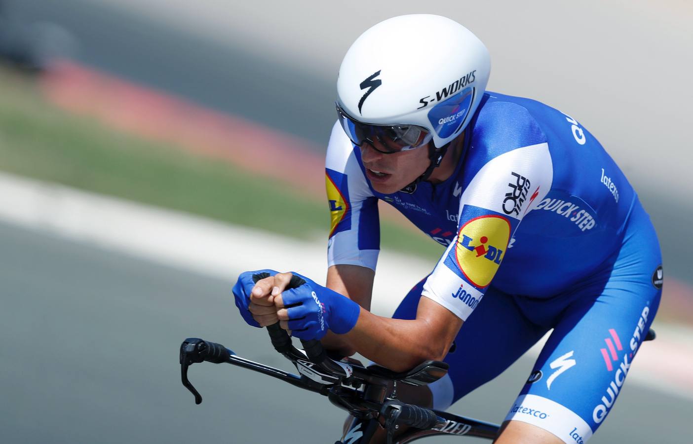 El líder de la Vuelta Ciclista a España ha consolidado su liderato con el triunfo en la contrarreloj que ha acabado en Logroño