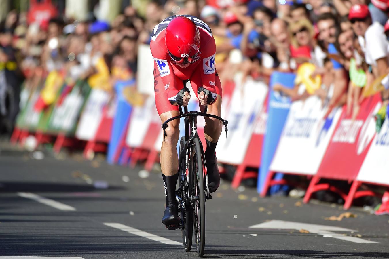 El líder de la Vuelta Ciclista a España ha consolidado su liderato con el triunfo en la contrarreloj que ha acabado en Logroño