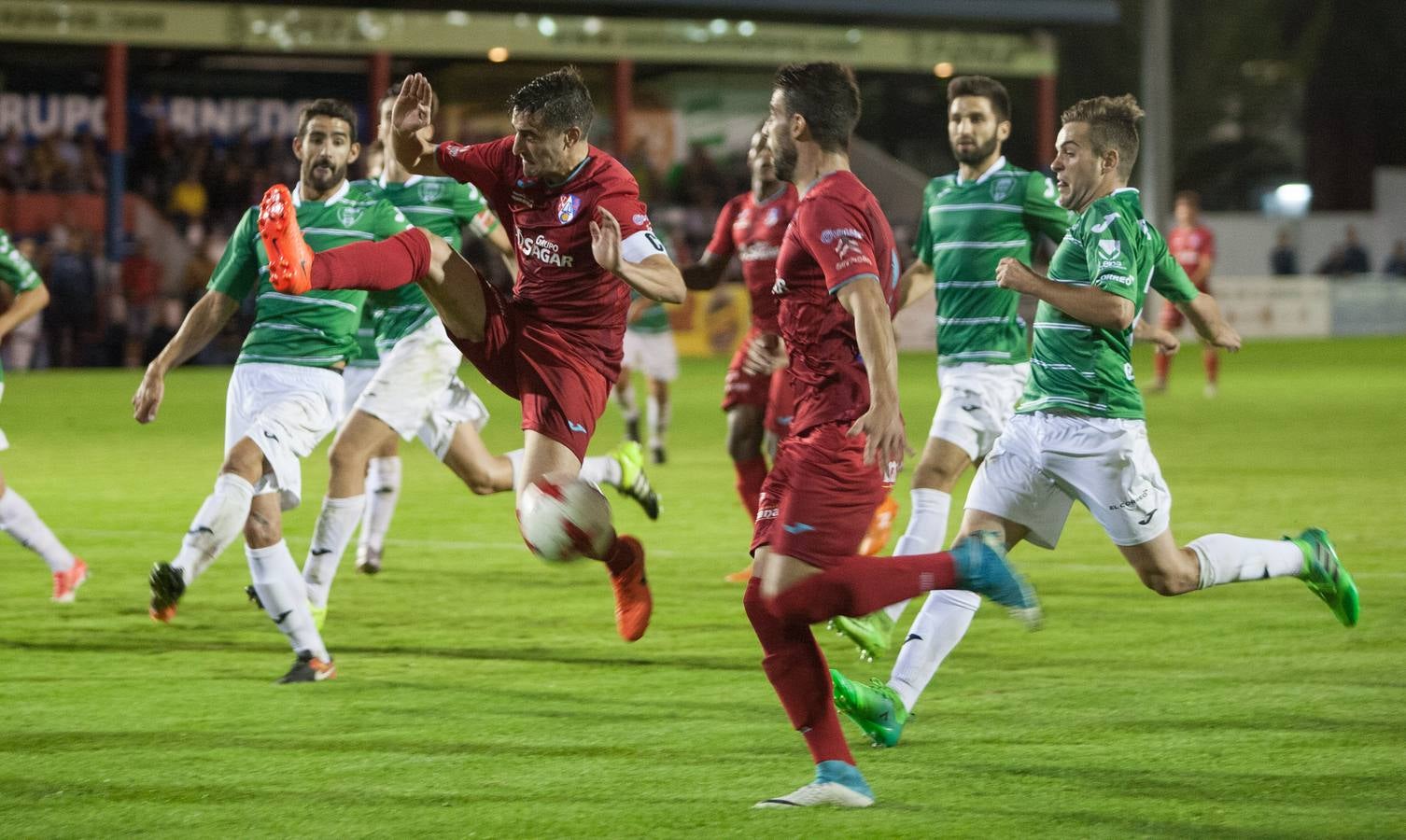 Los rojillos superaron en la prórroga por dos goles a cero al Leioa después de un extaordinario partido.