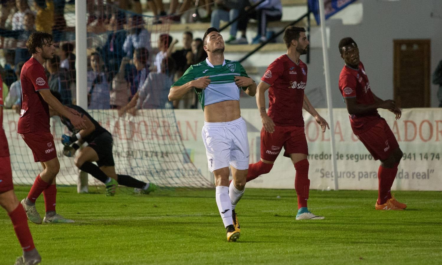 Los rojillos superaron en la prórroga por dos goles a cero al Leioa después de un extaordinario partido.