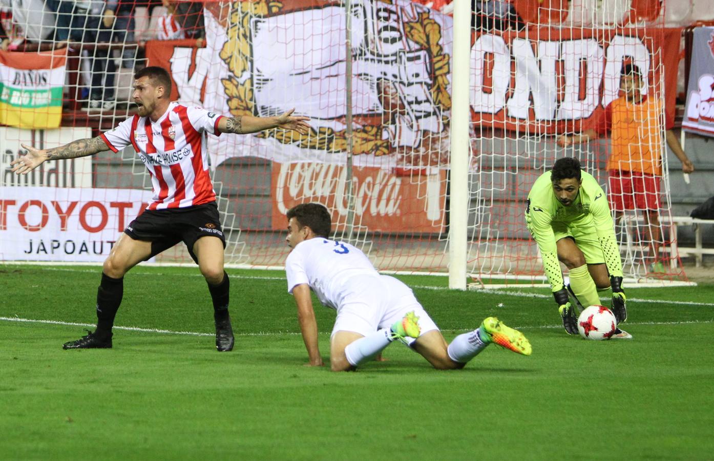 La UD Logroñés gana y alcanza la tercera ronda.