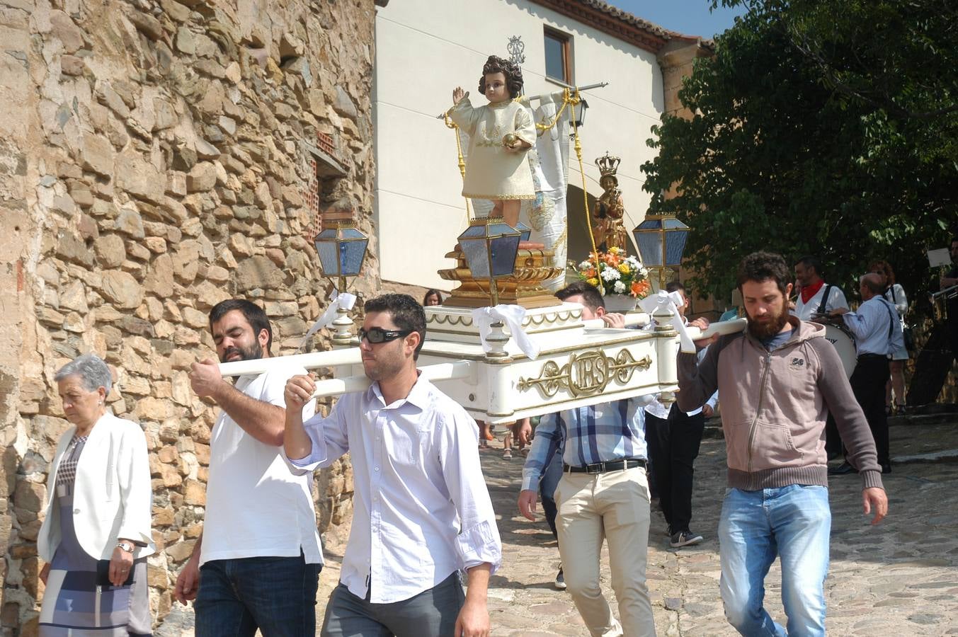 Procesion de Virgen de la Antigua en Grávalos