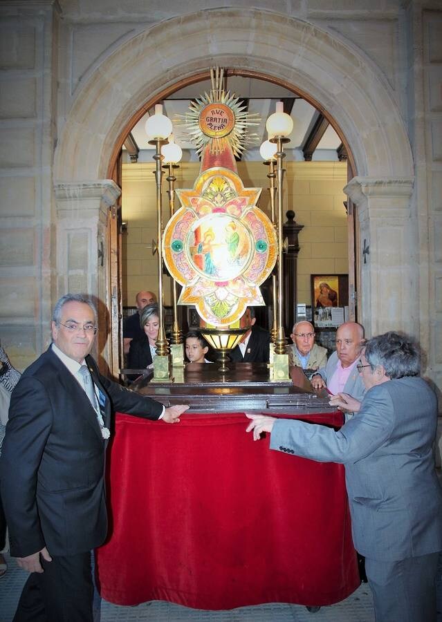 La procesión nocturna volvió a ser el acto más multitudinario y solemne de la fiestas en Haro.