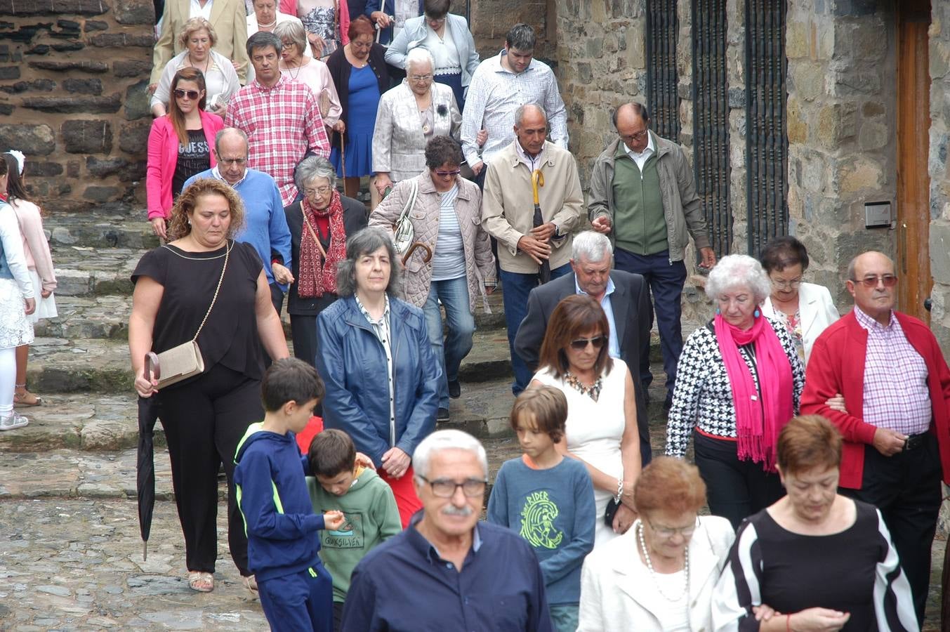 Imágenes de la procesión que se celebró en Cornago en honor a la Virgen de la Soledad.