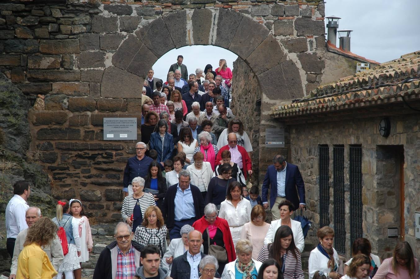 Imágenes de la procesión que se celebró en Cornago en honor a la Virgen de la Soledad.