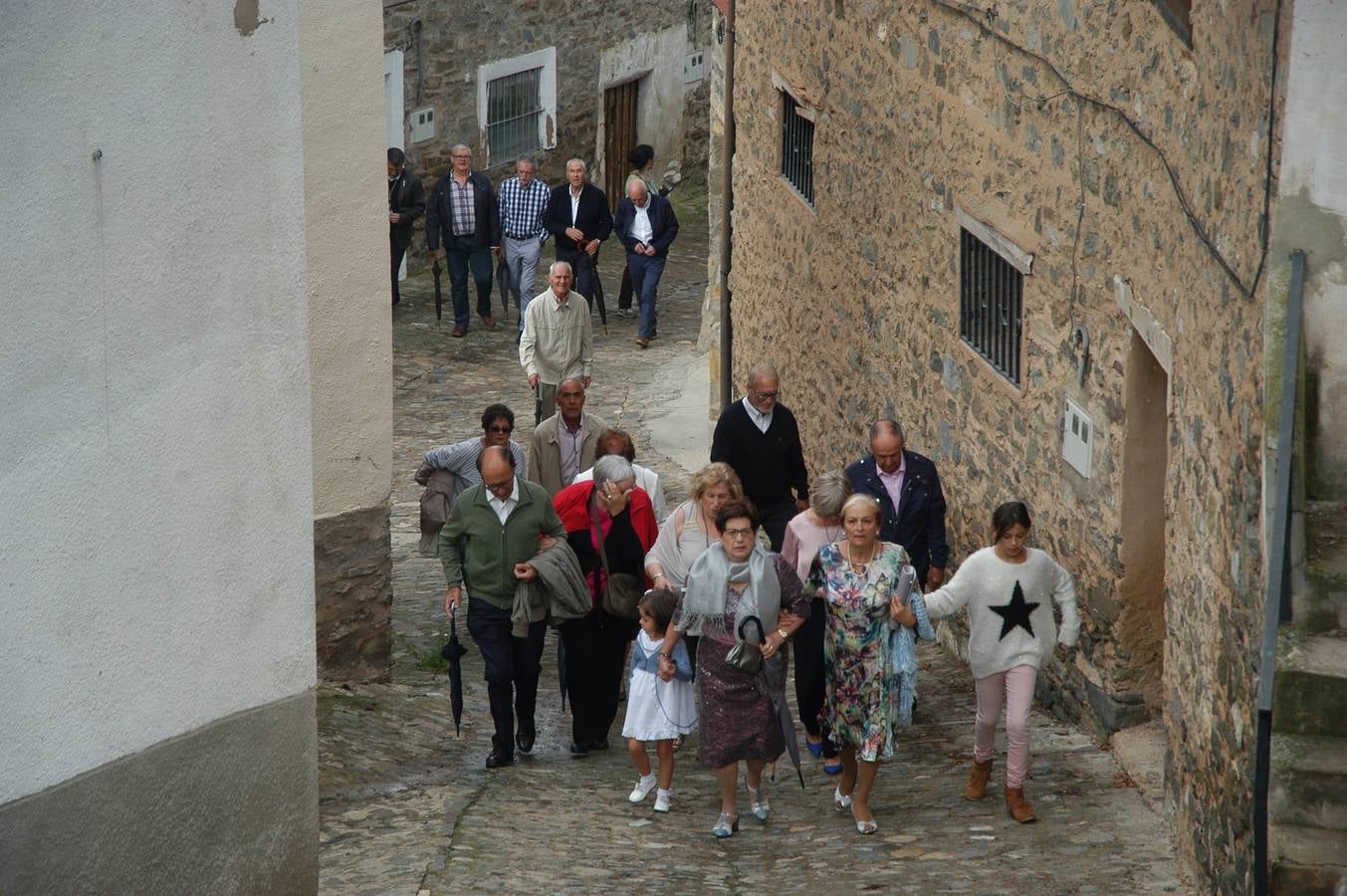 Imágenes de la procesión que se celebró en Cornago en honor a la Virgen de la Soledad.