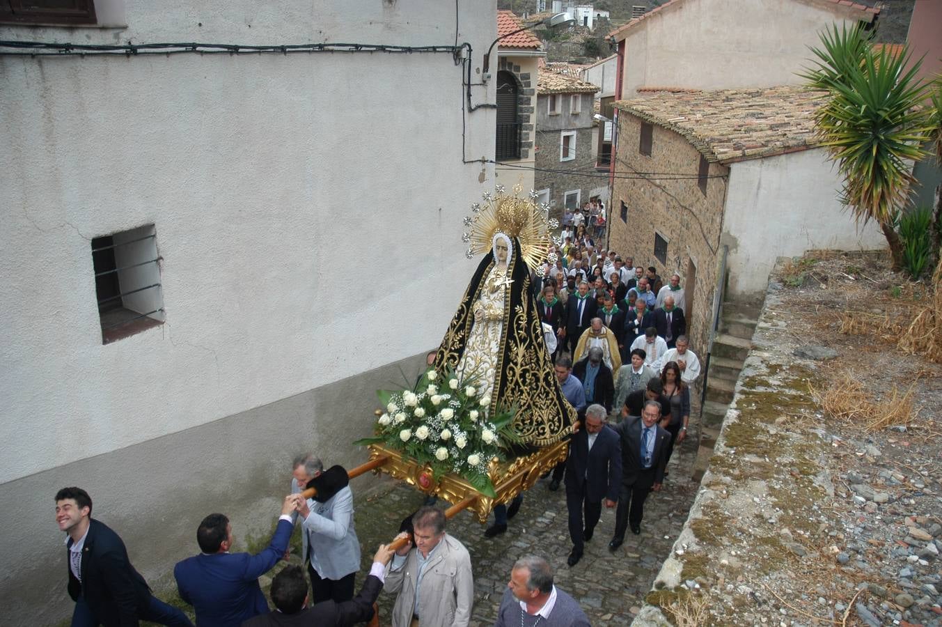 Imágenes de la procesión que se celebró en Cornago en honor a la Virgen de la Soledad.