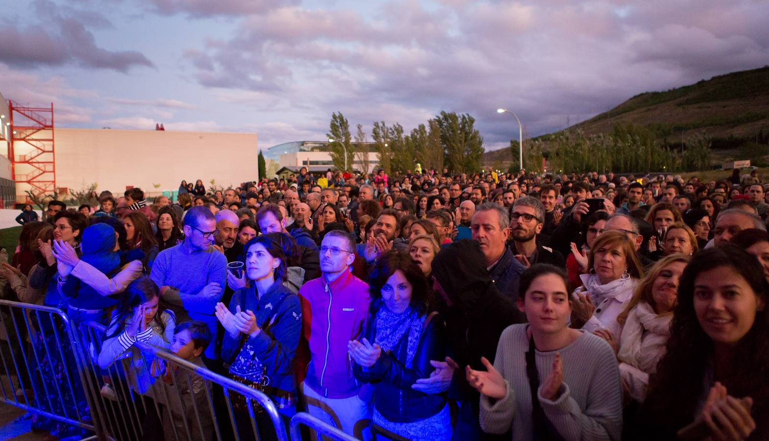 Unos 1.400 riojanos se dieron cita ayer en el Würth y soplaron las velas con Marlango por los diez años de su museo