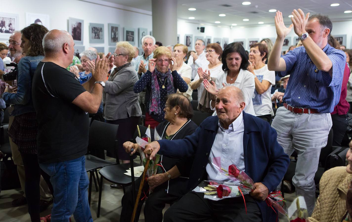 Villamediana tributó un homenaje a sus vecinos fusilados en 1936, que contó con el apoyo de todos los partidos