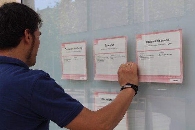 Técnicos de mantenimiento, torneros, operarios de alimentación o carretilleros, los trabajos más demandados en la zona. 