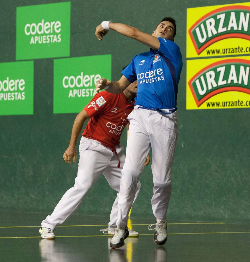 Víctor y Rezusta logran el primer punto de la feria a costa del hundimiento de Bengoetxea VI y Merino II