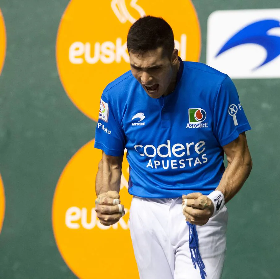 Víctor y Rezusta logran el primer punto de la feria a costa del hundimiento de Bengoetxea VI y Merino II