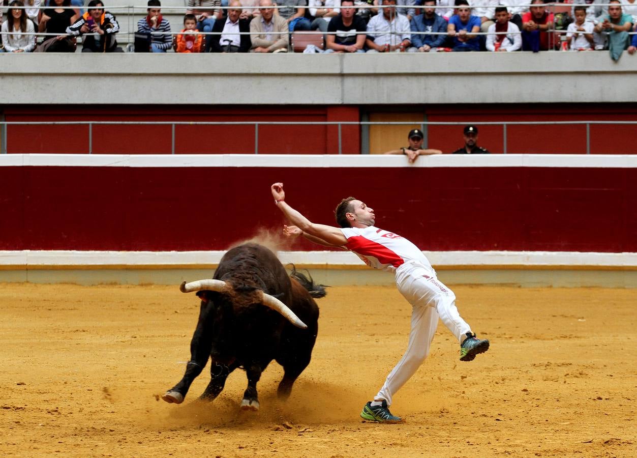 Pablo Martín gana la semifinal del concurso de recortadores