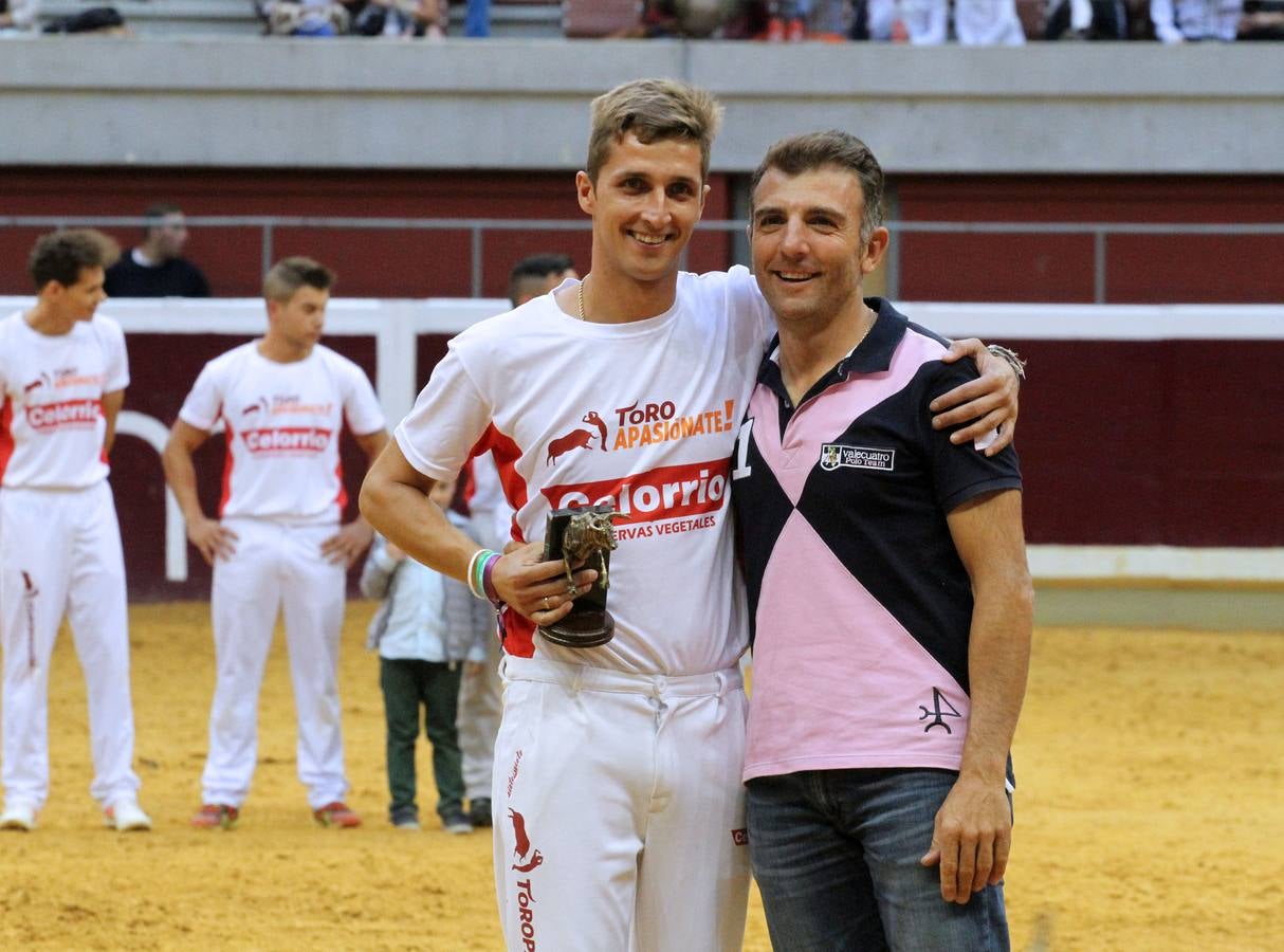 Pablo Martín gana la semifinal del concurso de recortadores
