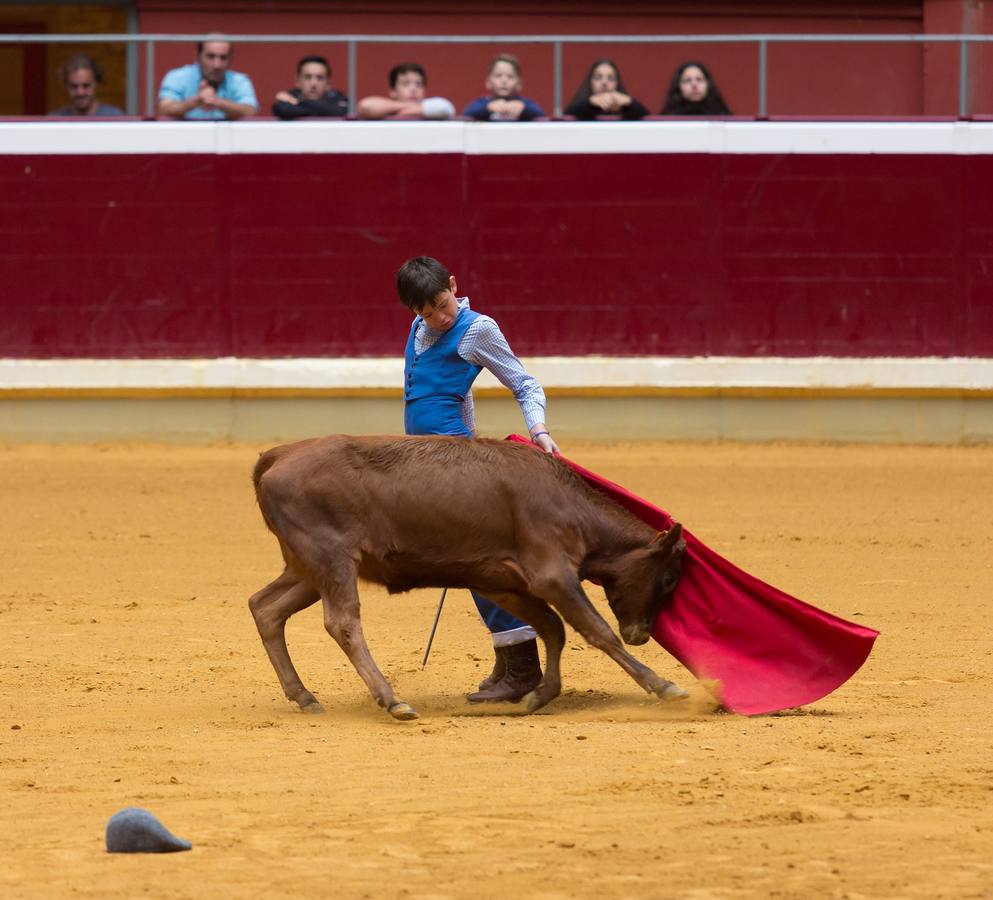 El segundo día de vaquillas en La Ribera ha tenido juegos, diversión y sustos