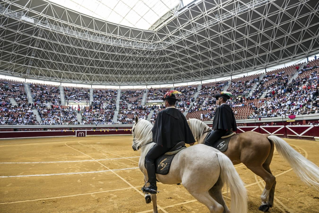 Hermoso, Talavante y Roca Rey, en el festejo