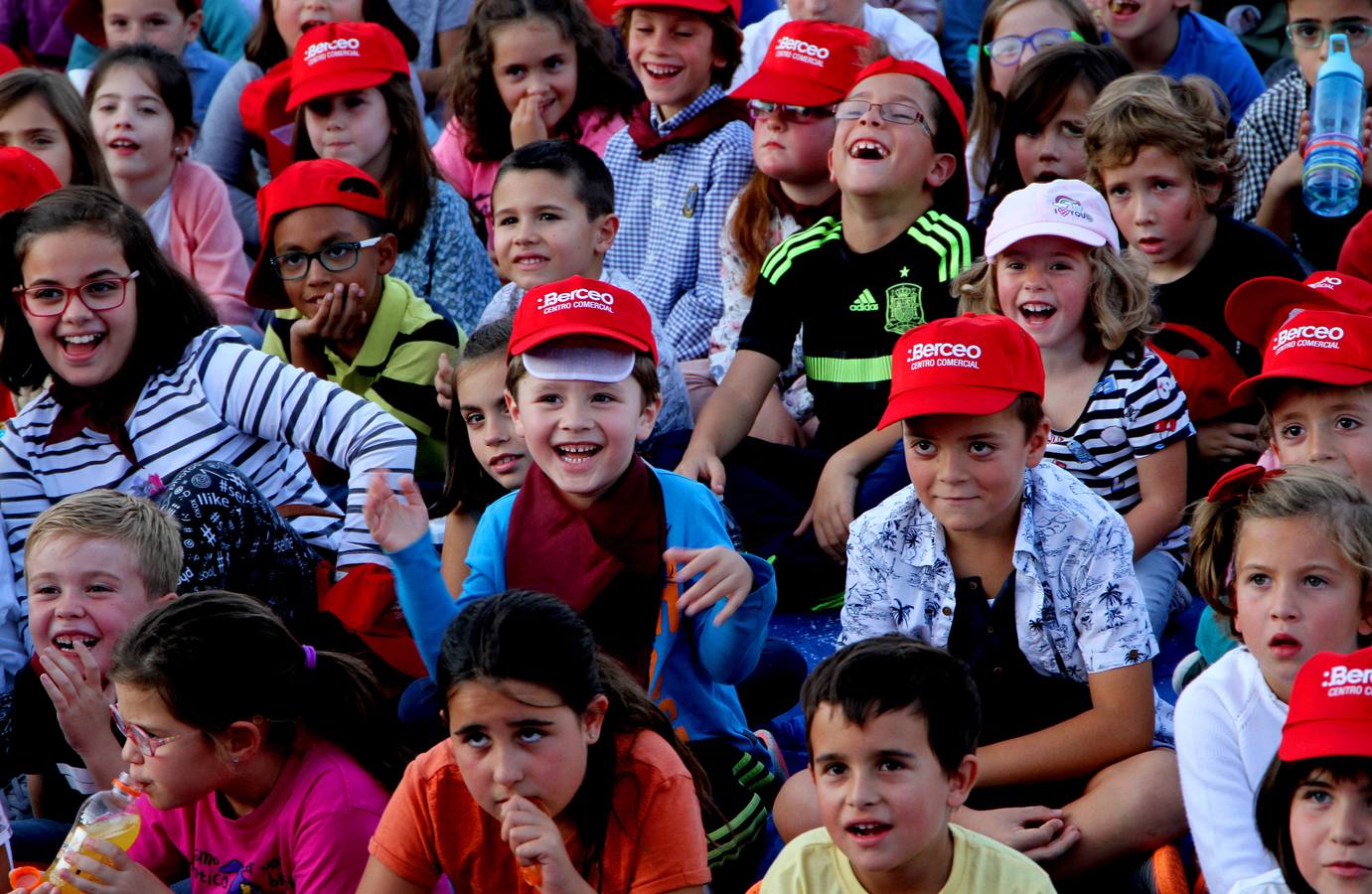 Los niños disfrutaron de lo lindo con las aventuras de Gortorito, Rosalinda y la bruja Ciriaca.