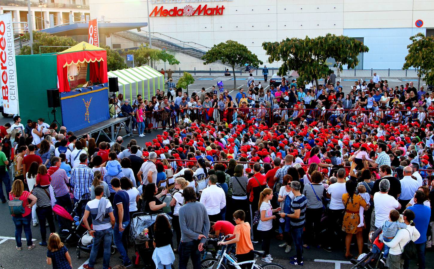 Los niños disfrutaron de lo lindo con las aventuras de Gortorito, Rosalinda y la bruja Ciriaca.