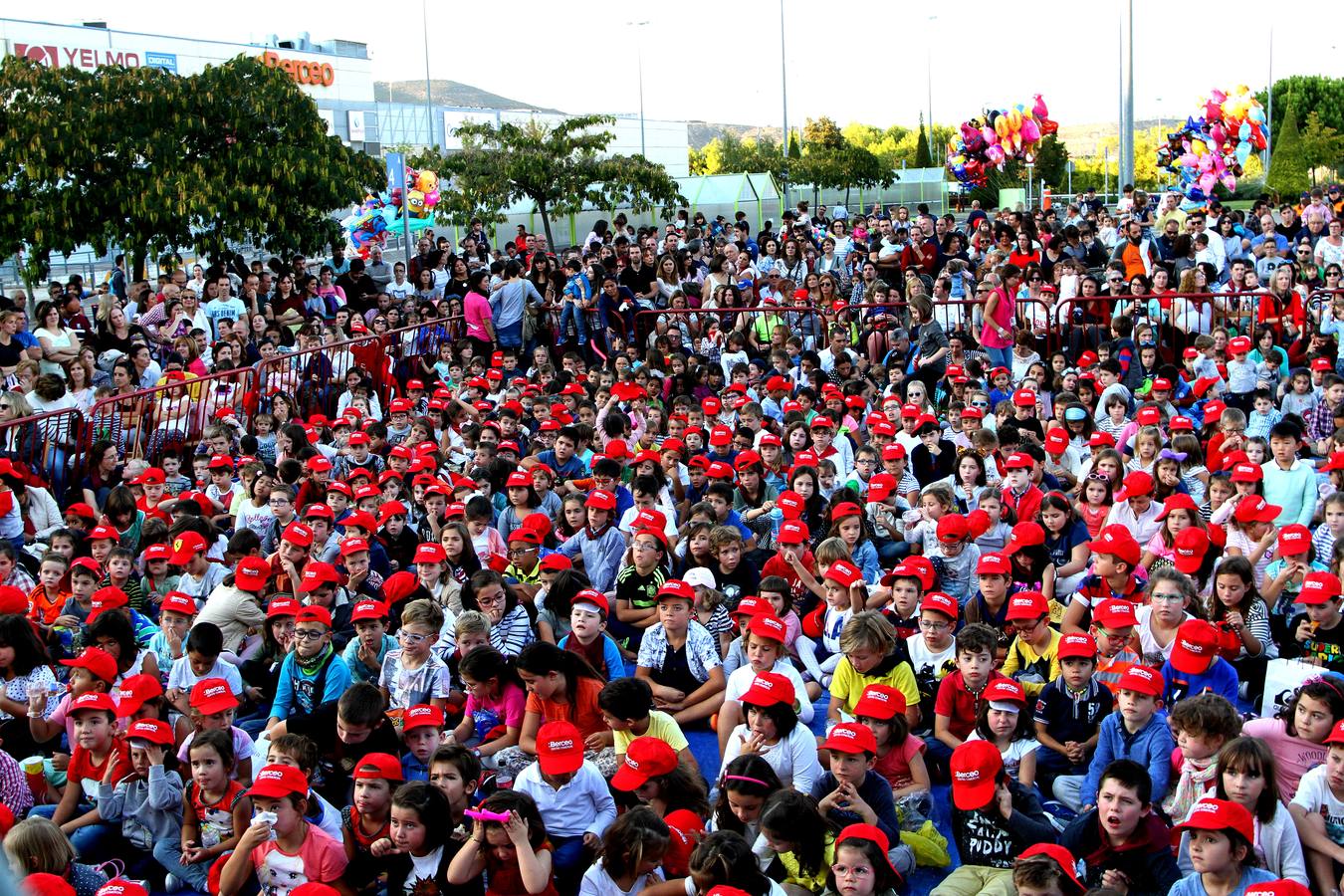Los niños disfrutaron de lo lindo con las aventuras de Gortorito, Rosalinda y la bruja Ciriaca.
