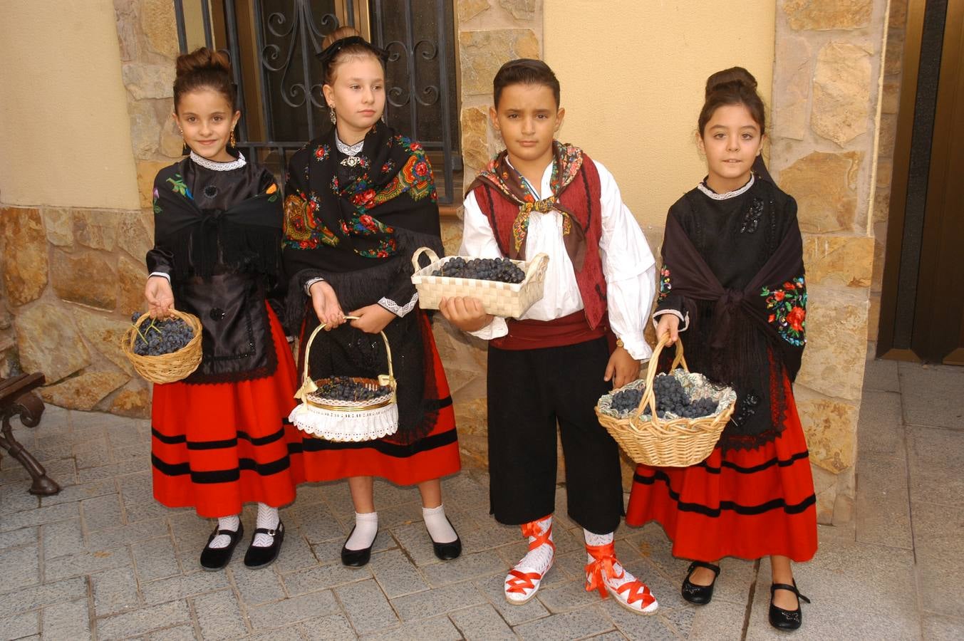 Pisado de uva y procesión de Acción de Gracias y Virgen de la Antigua en Rincón de Olivedo