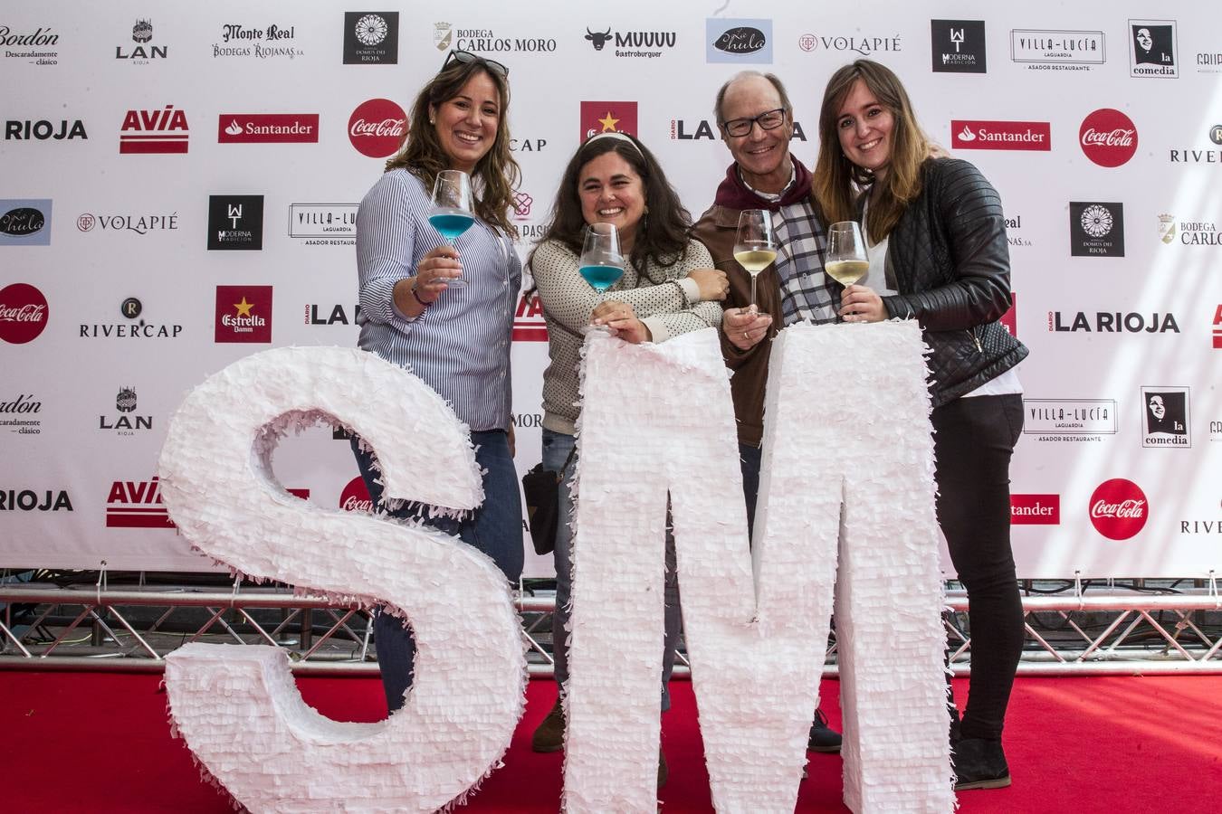 Muchos visitantes el viernes en la terraza de Diario LA RIOJA