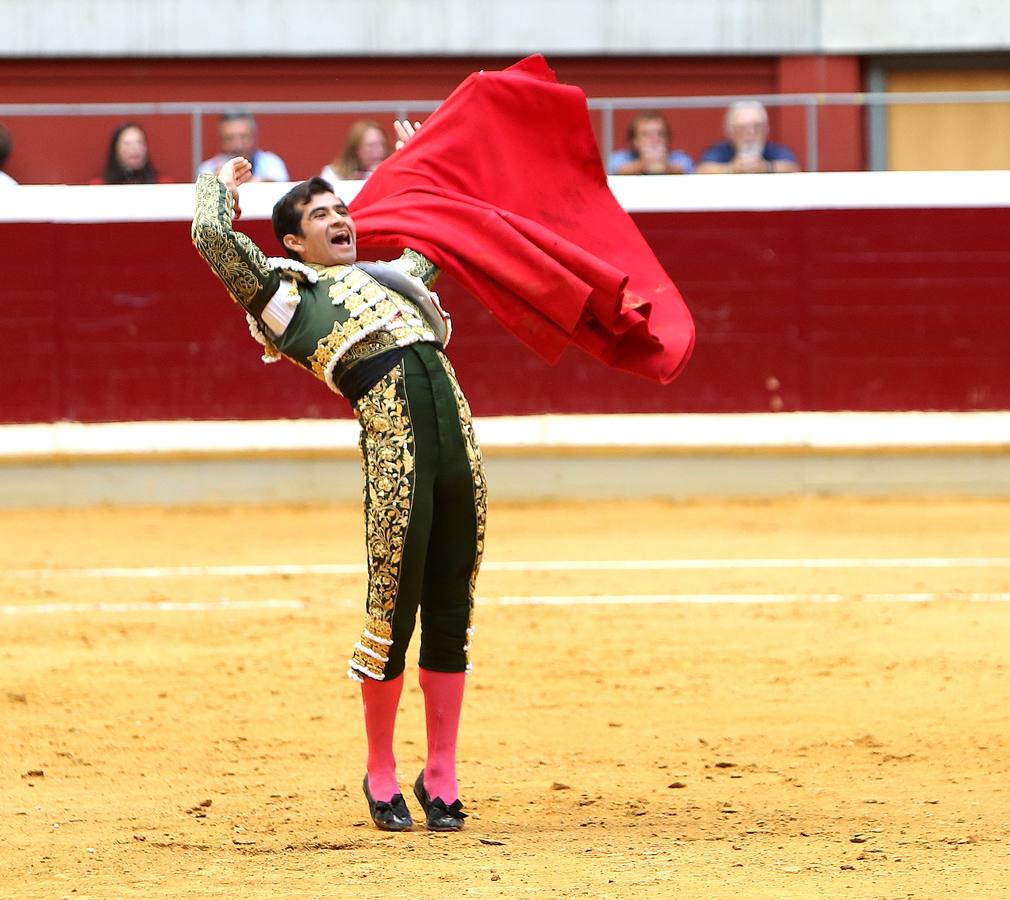 El quinto festejo de la Feria de San Mateo ha sido un espectáculo para olvidar cuanto antes, marcado por el nulo juego de la corrida de Zalduendo