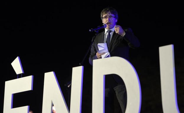 Carles Puigdemont, durante el acto final de campaña del 1-O.