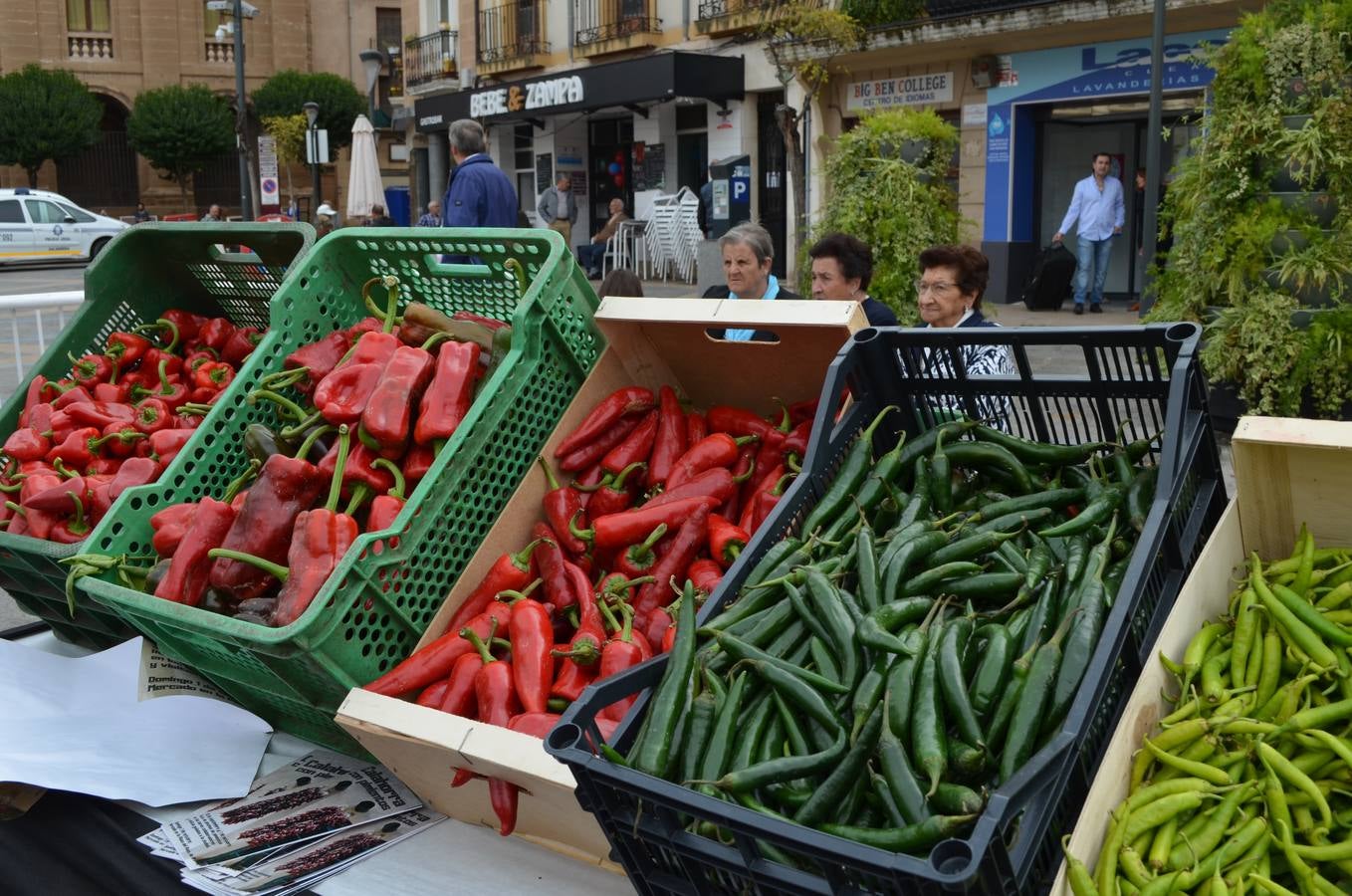 La Plaza del Raso acogió este acto en el que se pudo ver el asado