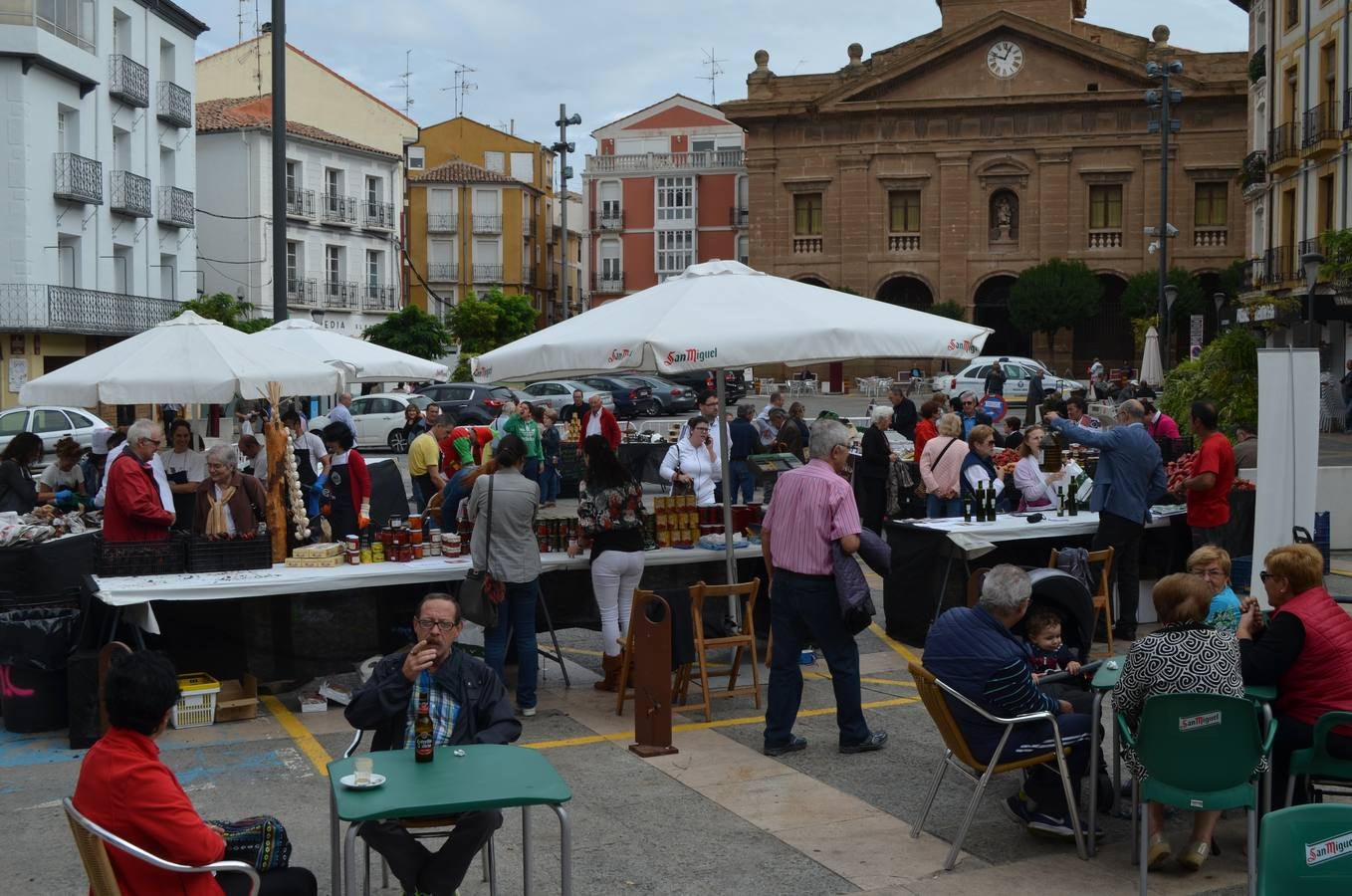 La Plaza del Raso acogió este acto en el que se pudo ver el asado