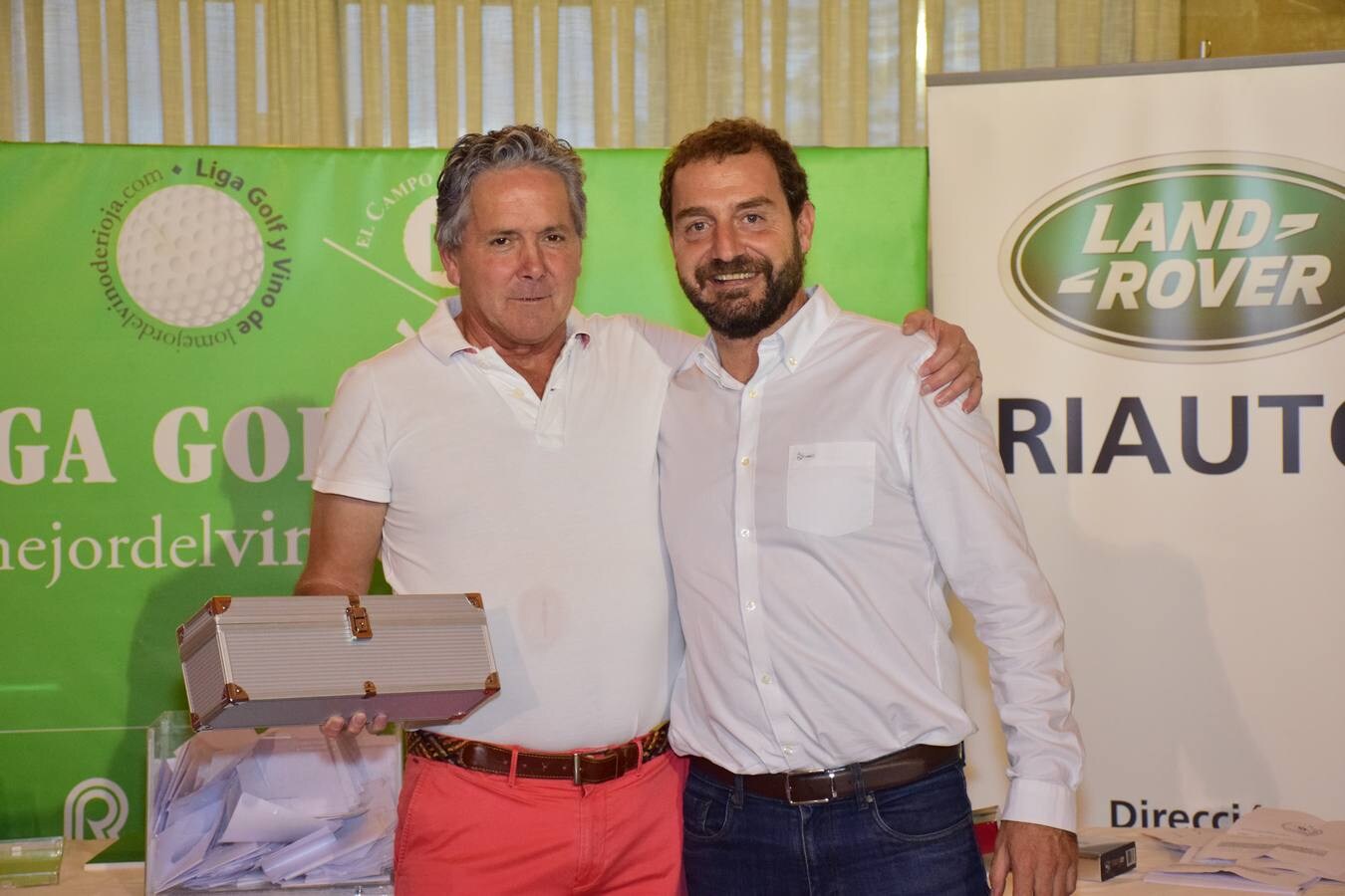 Imágenes de la entrega de premios del Torneo Martínez Lacuesta, de la Liga de Golf y Vino de lomejordelvinoderioja.com.