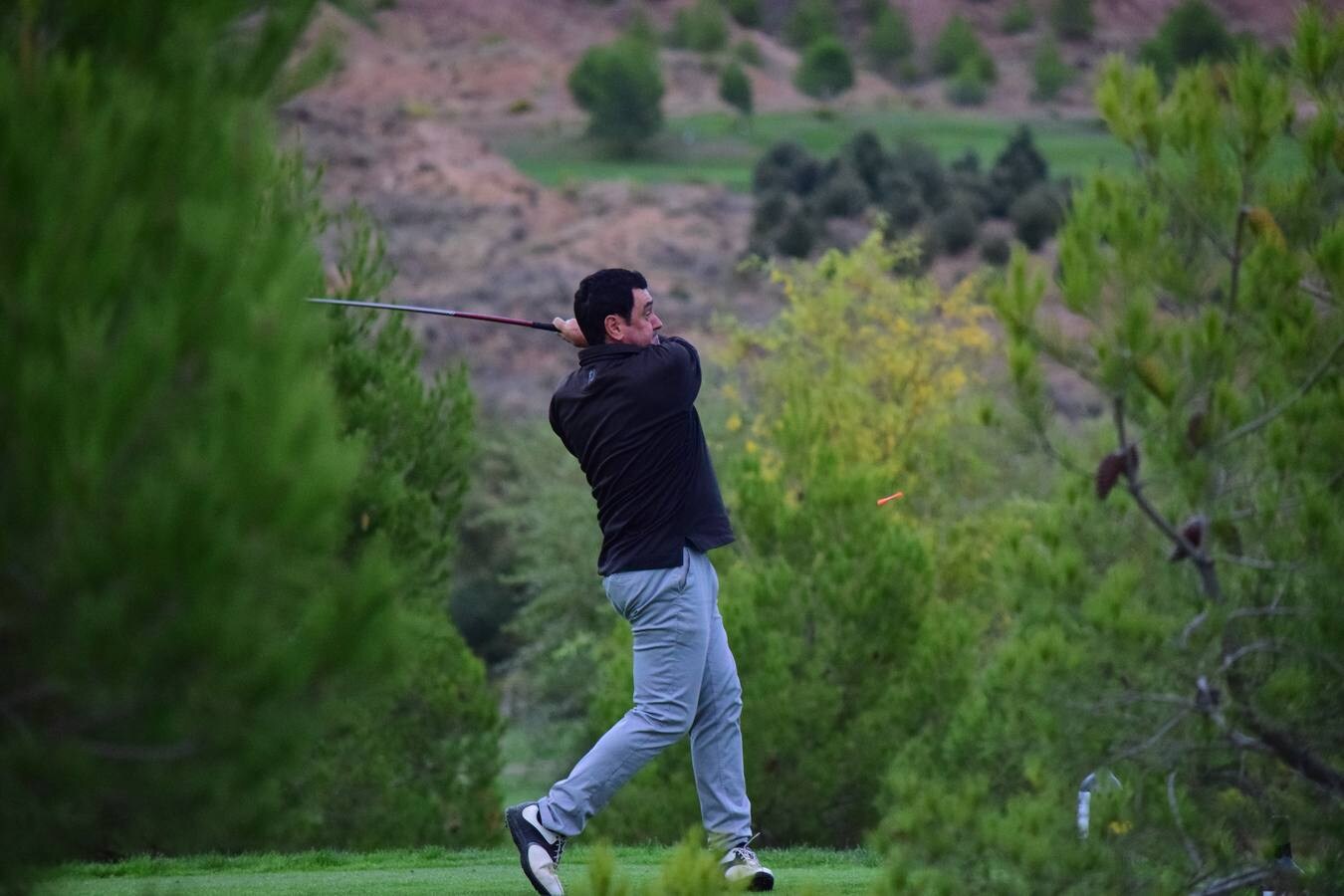 Los participantes en el torneo disfrutaron de una gran jornada de golf.