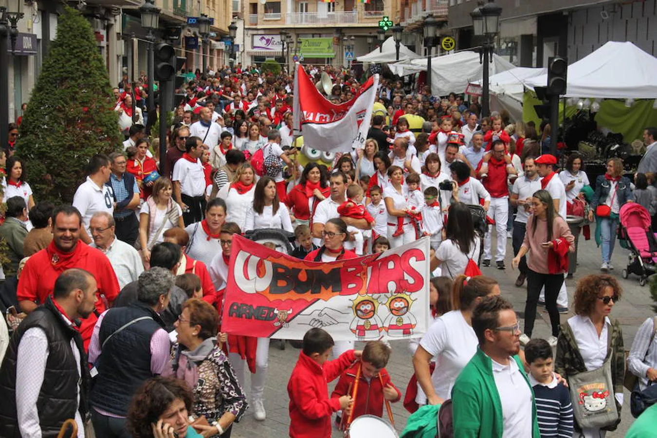 Arnedo tiene cantera para dar continuidad a las fiestas. Los peques protagonizaron un multitudinario pasacalles como antesala al cierre de los festejos