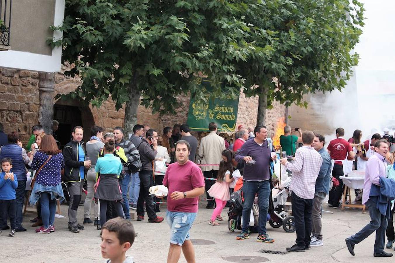 Alrededor de 4.000 bocadillos con el embutido asado en su punto fueron consumidos por turistas y también por los todos aquellos que participaron en una excursión por el entorno