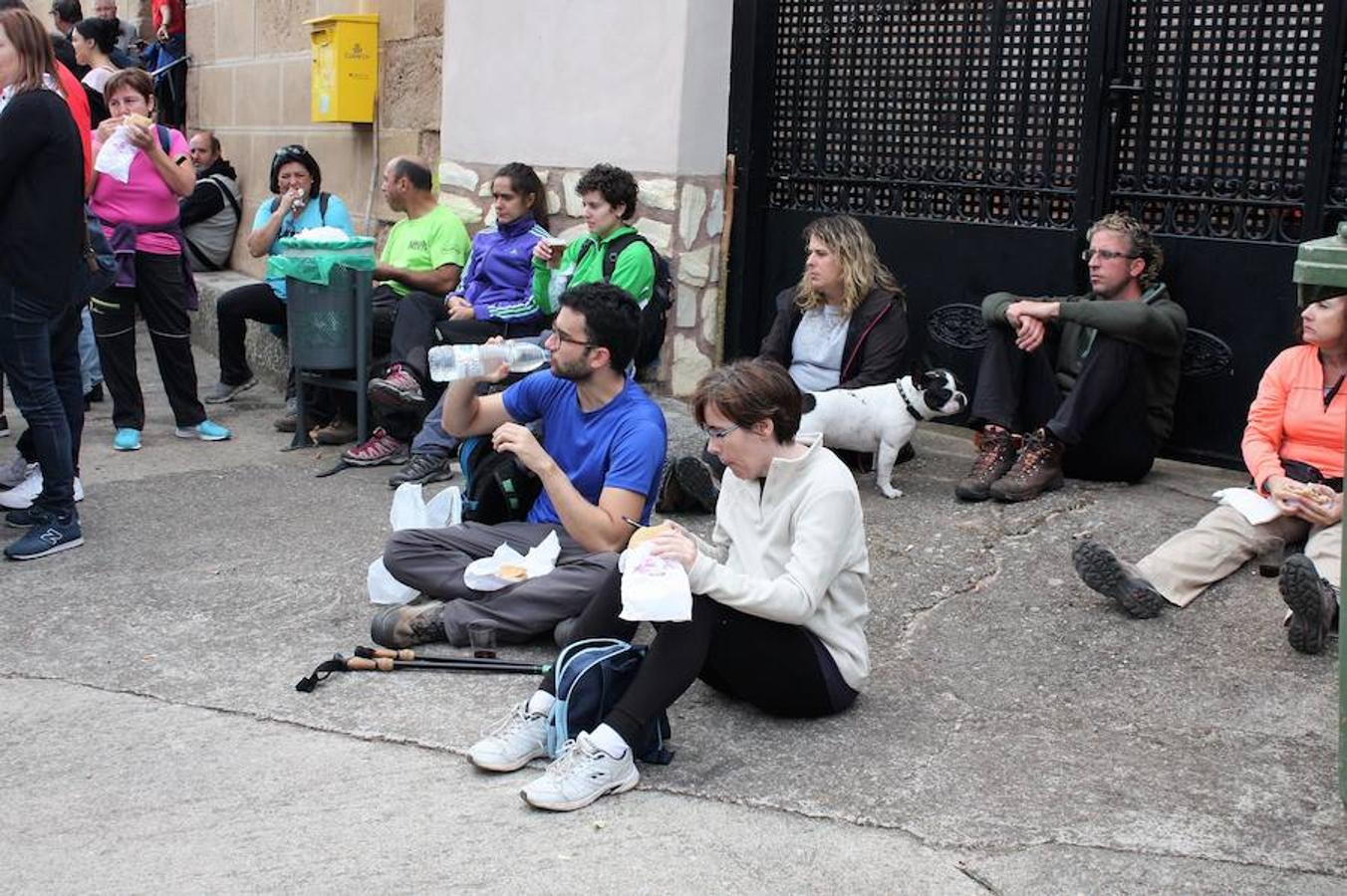 Alrededor de 4.000 bocadillos con el embutido asado en su punto fueron consumidos por turistas y también por los todos aquellos que participaron en una excursión por el entorno