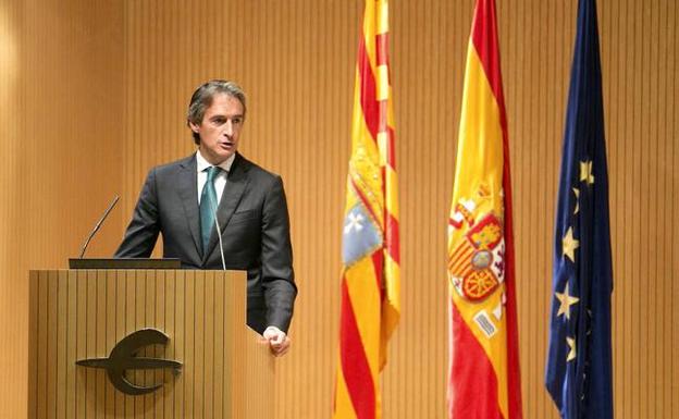 De la Serna, en el foro que presentó el jueves en Zaragoza. 