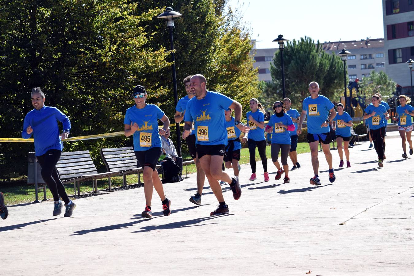 Imágenes de la carrera popular por la salud, organizada por ARFES.