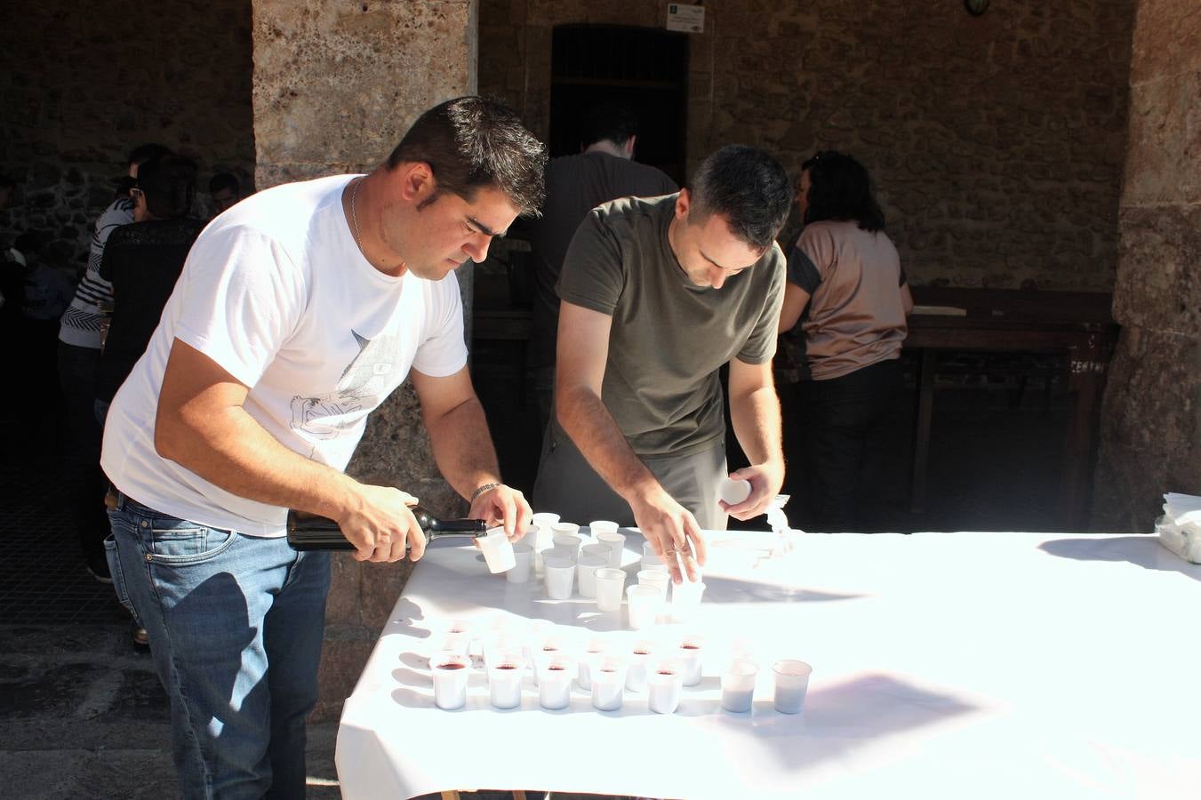 La localidad celebró ayer el disparo del cohete de las fiestas de la Octava.