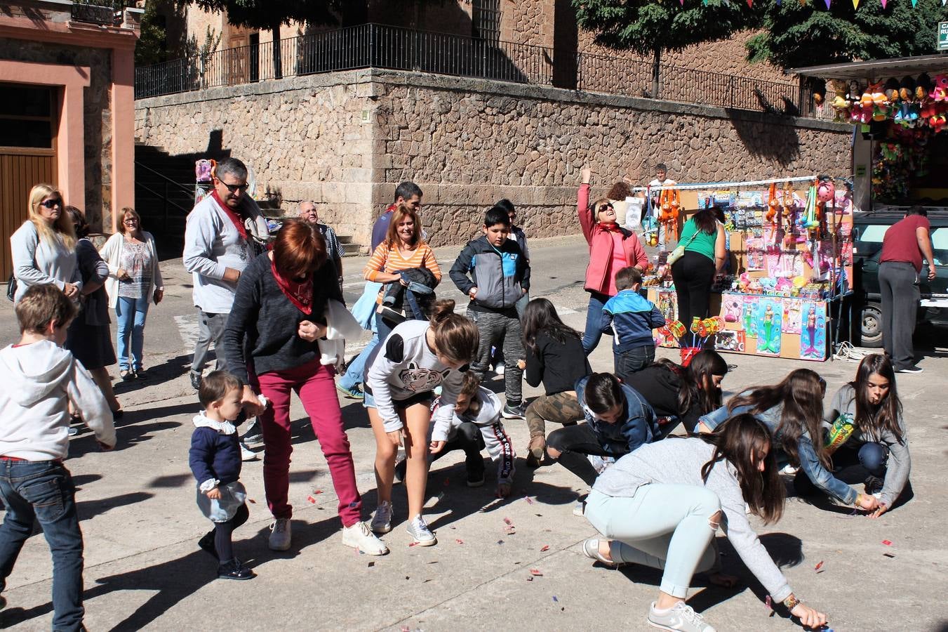 La localidad celebró ayer el disparo del cohete de las fiestas de la Octava.