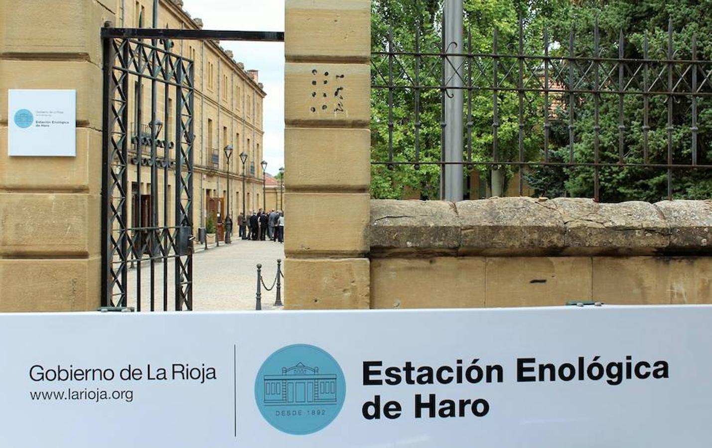 La Estación Enológica de Haro vivió la celebración del 125 aniversario en el que se anuncia el relevo en la dirección de Elena Meléndez Álvarez tras la jubilación de Montserrat Íñiguez.