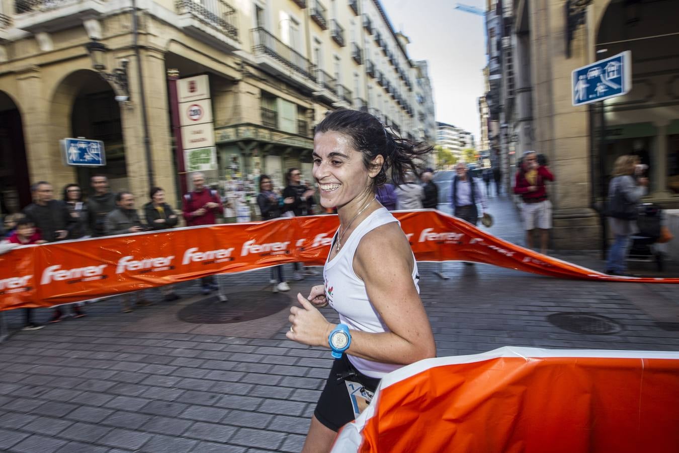 MIl doscientos atletas han participado hoy en esta carrera que se ha celebrado en el centro de Logroño.