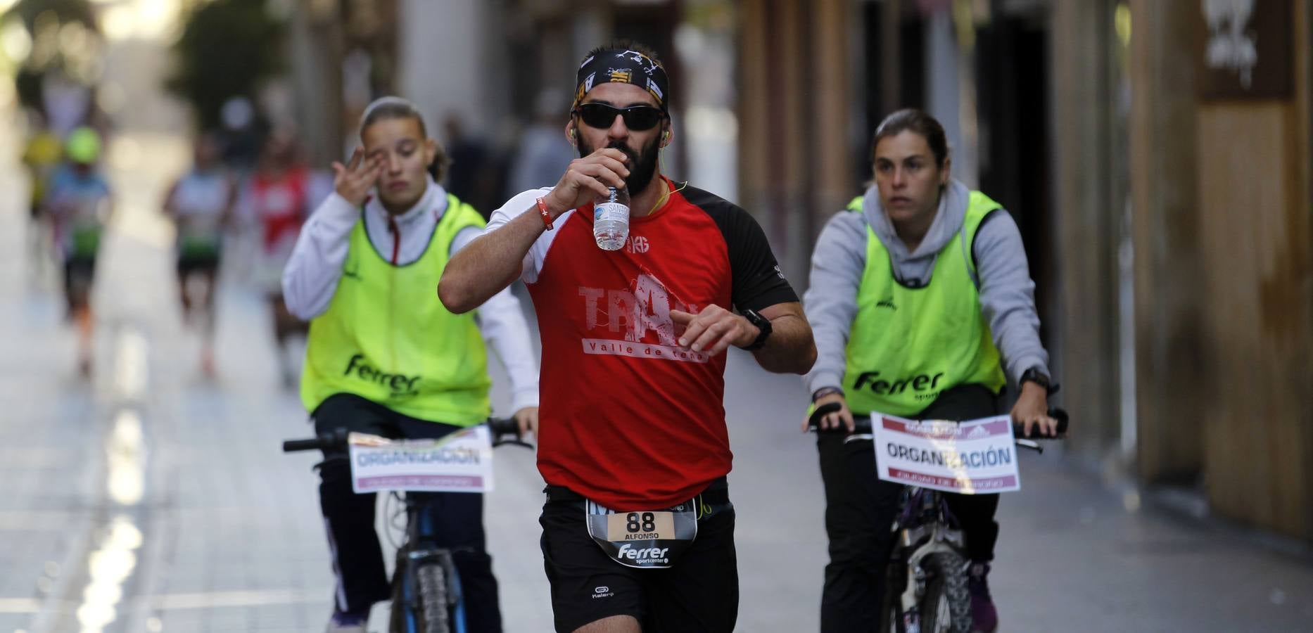 MIl doscientos atletas han participado hoy en esta carrera que se ha celebrado en el centro de Logroño.