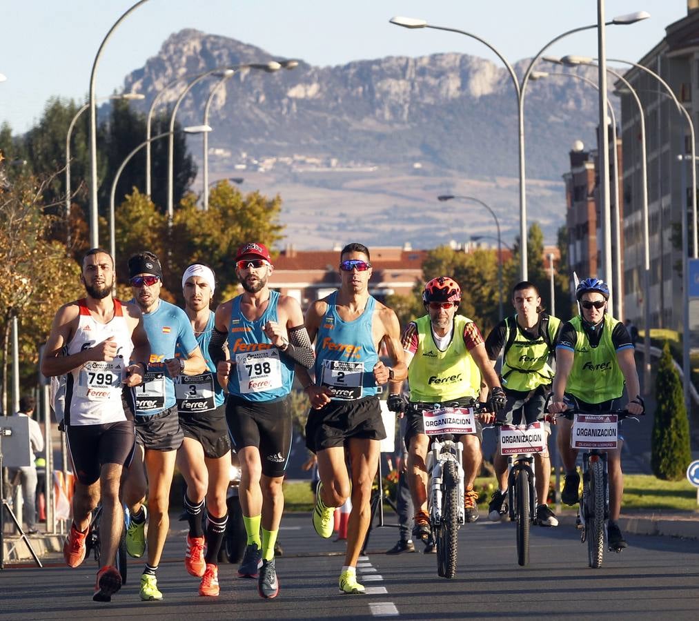 MIl doscientos atletas han participado hoy en esta carrera que se ha celebrado en el centro de Logroño.