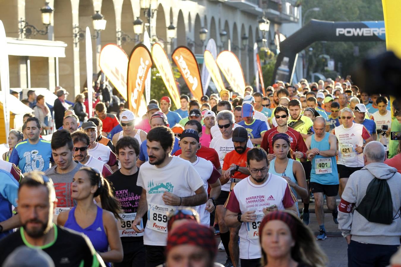 MIl doscientos atletas han participado hoy en esta carrera que se ha celebrado en el centro de Logroño.