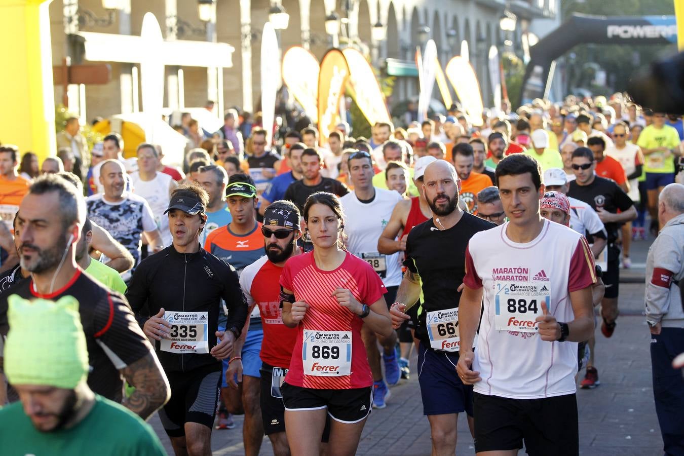 MIl doscientos atletas han participado hoy en esta carrera que se ha celebrado en el centro de Logroño.