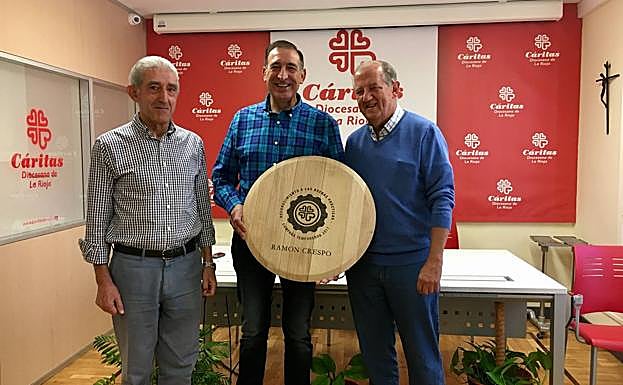 Cáritas premia al agricultor Ramón Crespo por sus buenas prácticas con los temporeros
